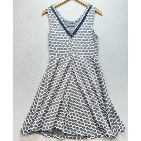 Pixley Women's Textured A-Line Midi Dress Size M Gray White Geometric Sleeveless - Picture 2 of 12